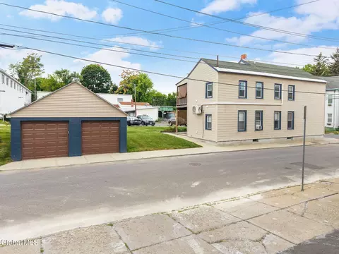 Exterior - 206 Front St, Schenectady, NY 12305 photo 3 of 5