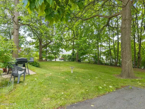 Exterior - 7 Center St, Schenectady, NY 12302 photo 6 of 7