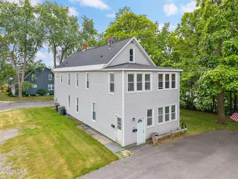 Exterior - 7 Center St, Schenectady, NY 12302 photo 2 of 7