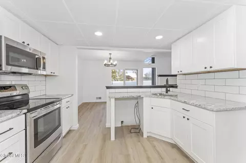 Kitchen - 36 Eton Dr, Slingerlands, NY 12159 photo 1 of 2