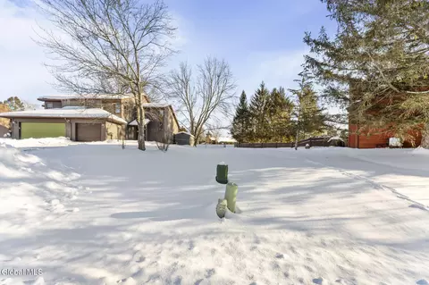 36 Eton Dr, Slingerlands, NY 12159