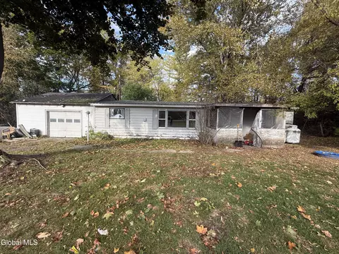 616 Port Douglas Rd, Keeseville, NY 12944