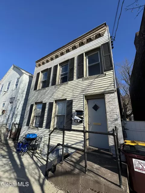 556 2nd St, Troy, NY 12180