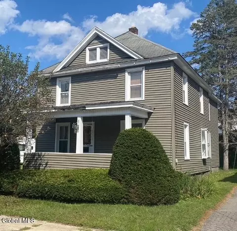 22 Alexander St, Gloversville, NY 12078