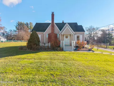 590 Sacandaga Rd, Schenectady, NY 12302