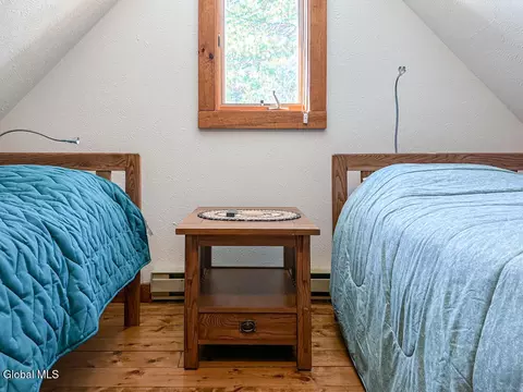Bedroom - 3563 Echo Bay Ln, Kattskill Bay, NY 12844 photo 12 of 12