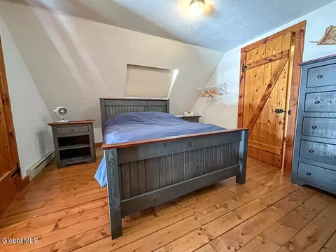 Bedroom - 3563 Echo Bay Ln, Kattskill Bay, NY 12844 photo 8 of 12