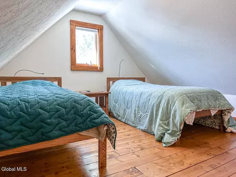 Bedroom - 3563 Echo Bay Ln, Kattskill Bay, NY 12844 photo 11 of 12