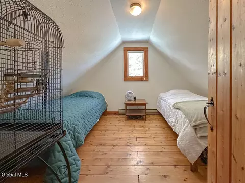 Bedroom - 3563 Echo Bay Ln, Kattskill Bay, NY 12844 photo 9 of 12