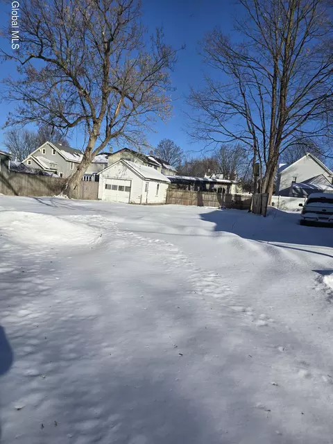 14 Stevens St, Glens Falls, NY 12801