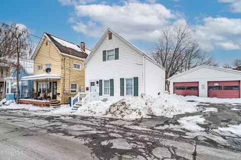 12 Oliver St, Cohoes, NY 12047