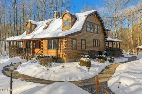 101 Turner Park Ln, Schenectady, NY 12302