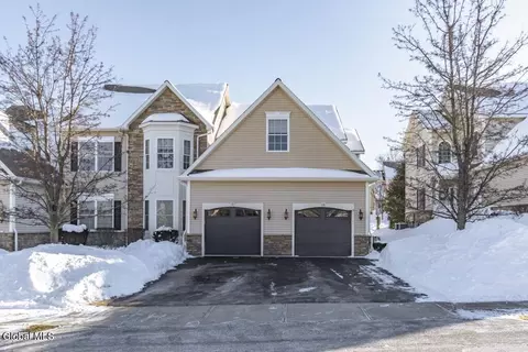 15 Beacon St, Ballston Spa, NY 12020