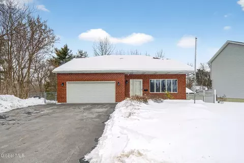 1005 New Scotland Rd, Albany, NY 12208