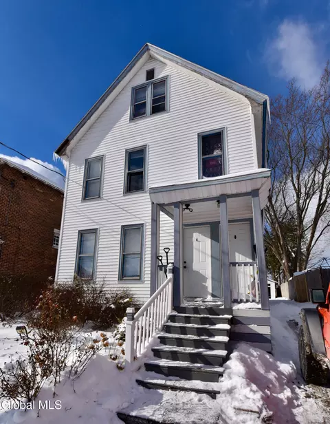 107 Dove St, Johnstown, NY 12095