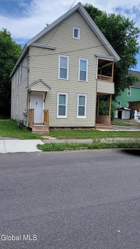 6 Alexander St, Gloversville, NY 12078