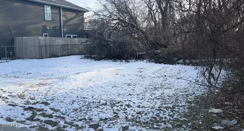 122 Third St, Albany, NY 12210