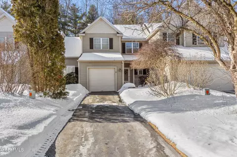 28 Donegal Way, Saratoga Springs, NY 12866