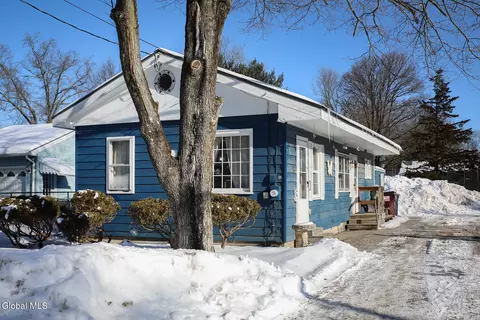 12 Pine St, Hudson Falls, NY 12839