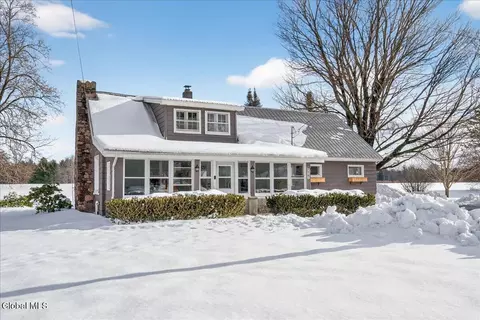 406 Vandenburgh Point Rd, Gloversville, NY 12078