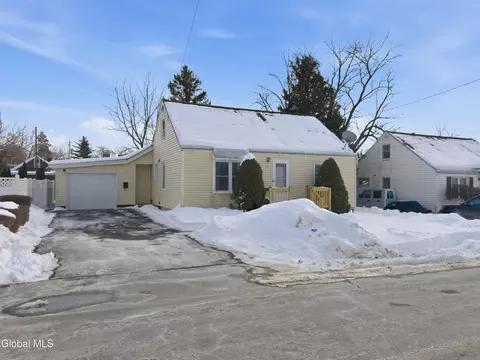 37 Rooney Ave, Albany, NY 12205