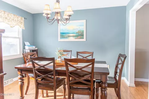 Dining - 307 Debbie Dr, Schenectady, NY 12306 photo 2 of 2