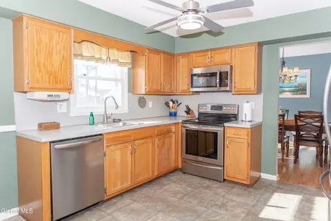 Kitchen - 307 Debbie Dr, Schenectady, NY 12306 photo 1 of 3