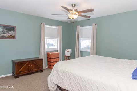 Bedroom - 307 Debbie Dr, Schenectady, NY 12306 photo 4 of 7