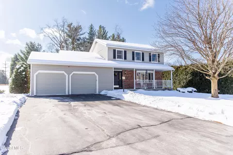 307 Debbie Dr, Schenectady, NY 12306