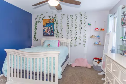 Bedroom - 307 Debbie Dr, Schenectady, NY 12306 photo 2 of 7