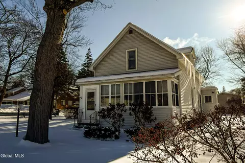 11 Brayton St, Albany, NY 12205