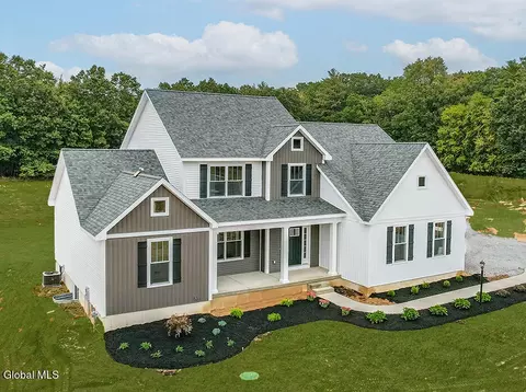 12 Brookhaven Ct, Saratoga Springs, NY 12866