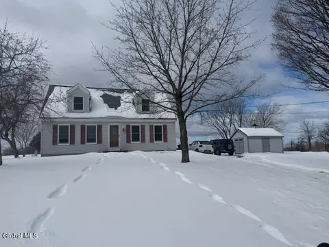 13 Powers Ln, Troy, NY 12182