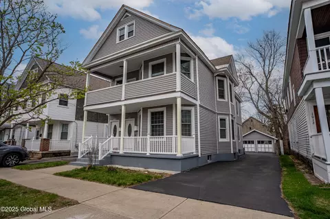 1014 Baker Ave, Schenectady, NY 12309