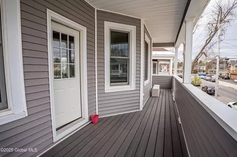 Exterior - 1014 Baker Ave, Schenectady, NY 12309 photo 2 of 6