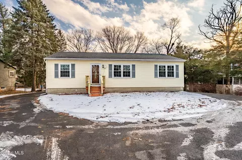 204 3rd Ave Ext, Rensselaer, NY 12144