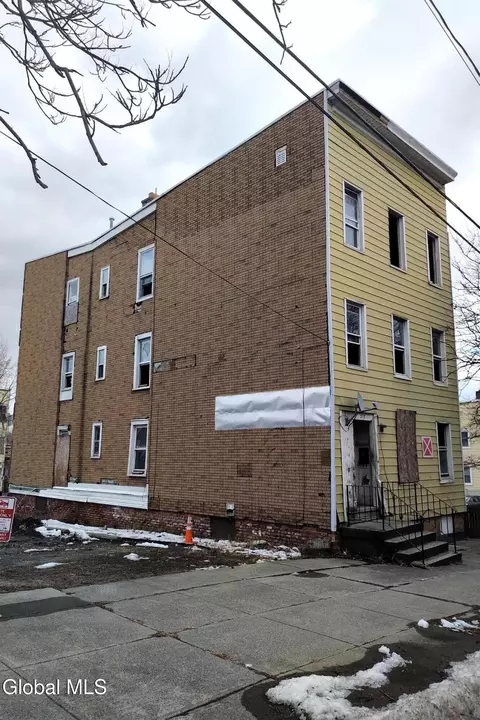217 Spruce St, Albany, NY 12210