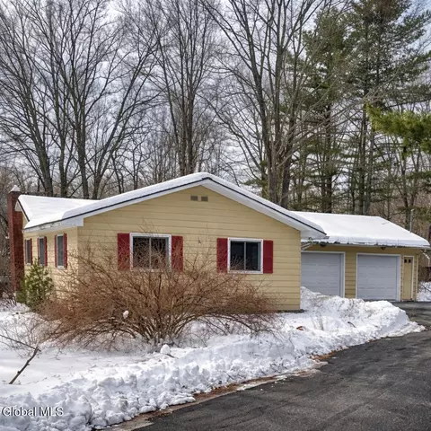 45 Koonz Rd, Voorheesville, NY 12186