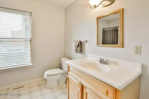 Bath - 159 1st St, Troy, NY 12180 photo 5 of 6