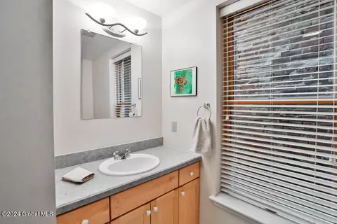 Bath - 159 1st St, Troy, NY 12180 photo 4 of 6