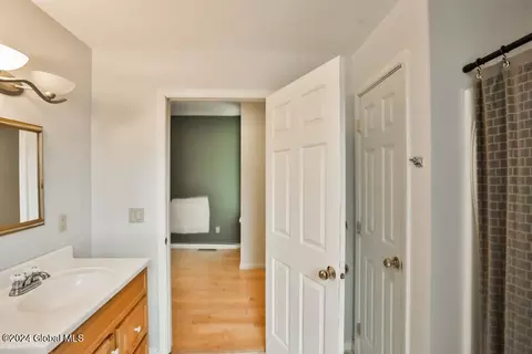 Bath - 159 1st St, Troy, NY 12180 photo 6 of 6