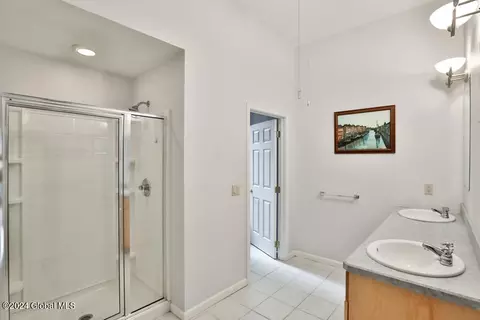 Bath - 159 1st St, Troy, NY 12180 photo 2 of 6
