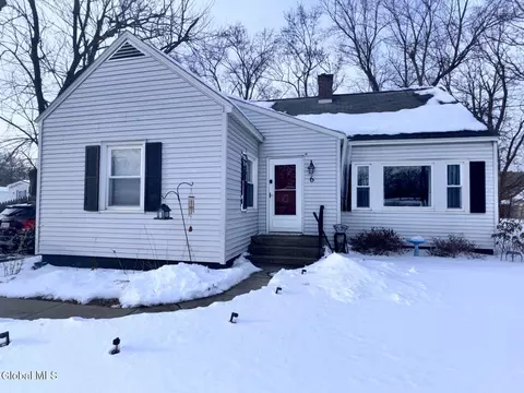 6 Alflo Cir, Glenville, NY 12302