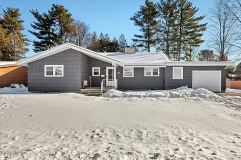 7 Northup Dr, Queensbury, NY 12804