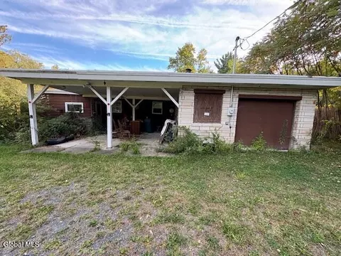 35 Nolan Rd, Ballston Lake, NY 12019