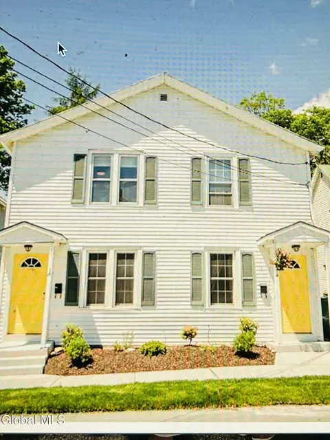 5 Van Dorn St, Saratoga Springs, NY 12866