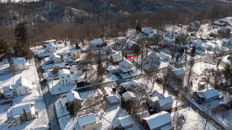 View/Area - 9 Willow St, Castleton On Hudson, NY 12033 photo 2 of 4