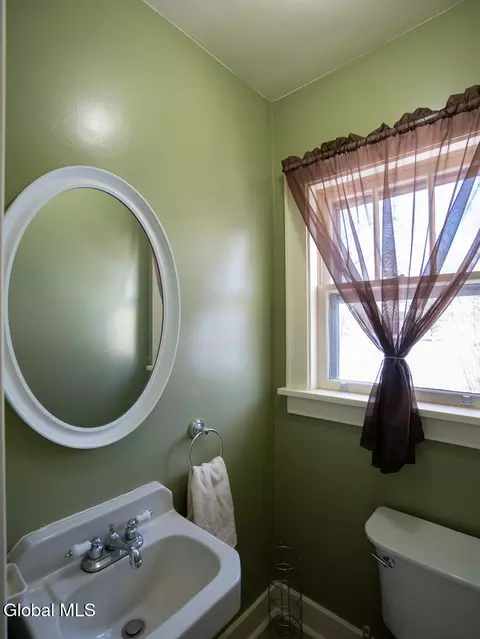 Bath - 9 Willow St, Castleton On Hudson, NY 12033 photo 1 of 2