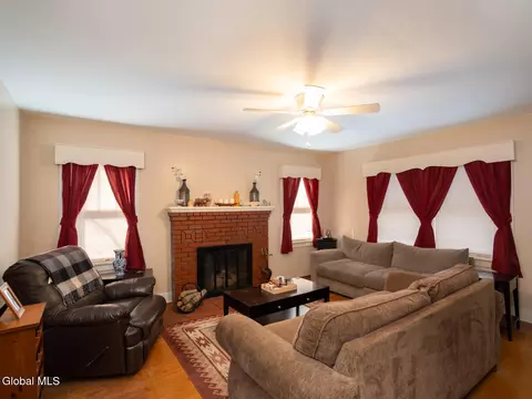 Living - 9 Willow St, Castleton On Hudson, NY 12033 photo 1 of 1