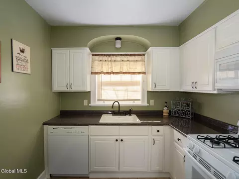 Kitchen - 9 Willow St, Castleton On Hudson, NY 12033 photo 1 of 2